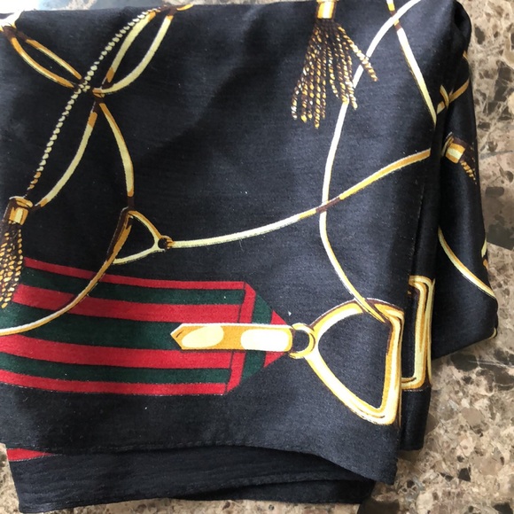 Silk scarf - Picture 5 of 5